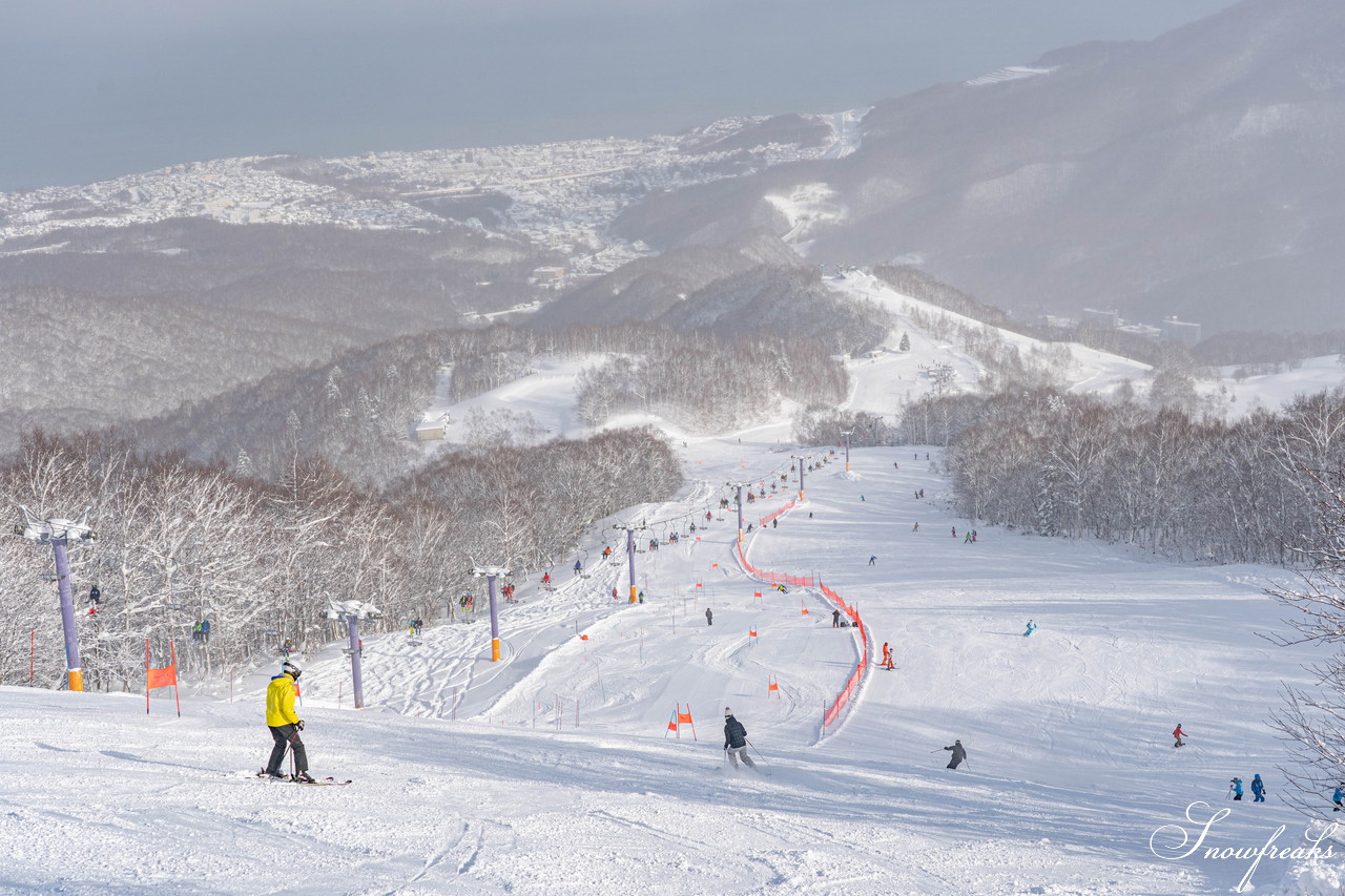 朝里川温泉スキー場　NEWイエローリフト運行開始。そして、新コースも開放間近…。今、北海道で一番“HOT”なスキー場は『ASARI』です！